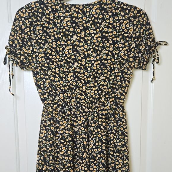 Purple Snow Small Pixie Daisy Mini Dress Flirty Tie Sleeves Wooden Buttons - Picture 10 of 13